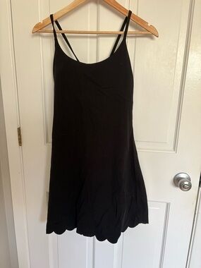 HALARA Black Scalloped Hem Slip Dress